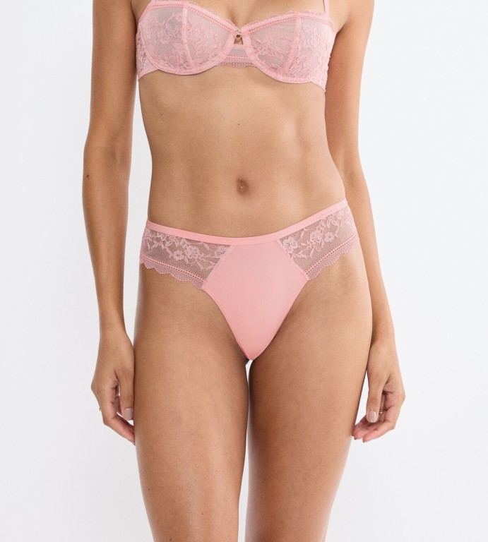 Comfort Allure String  1539 0036